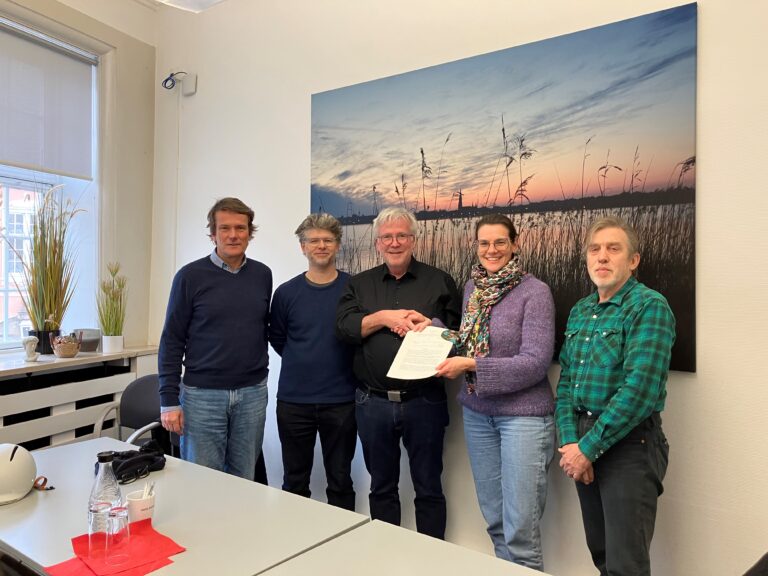 Bürgerenergie-Projekt für Schleswig rückt näher: Vertrag für Energiepark unterzeichnet